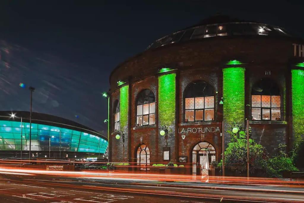 Apartamento Luxurious Penthouse With Bar At Glasgow Hydro & Secc Exterior foto