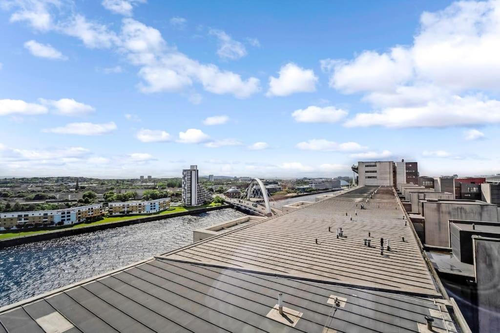 Apartamento Luxurious Penthouse With Bar At Glasgow Hydro & Secc Exterior foto