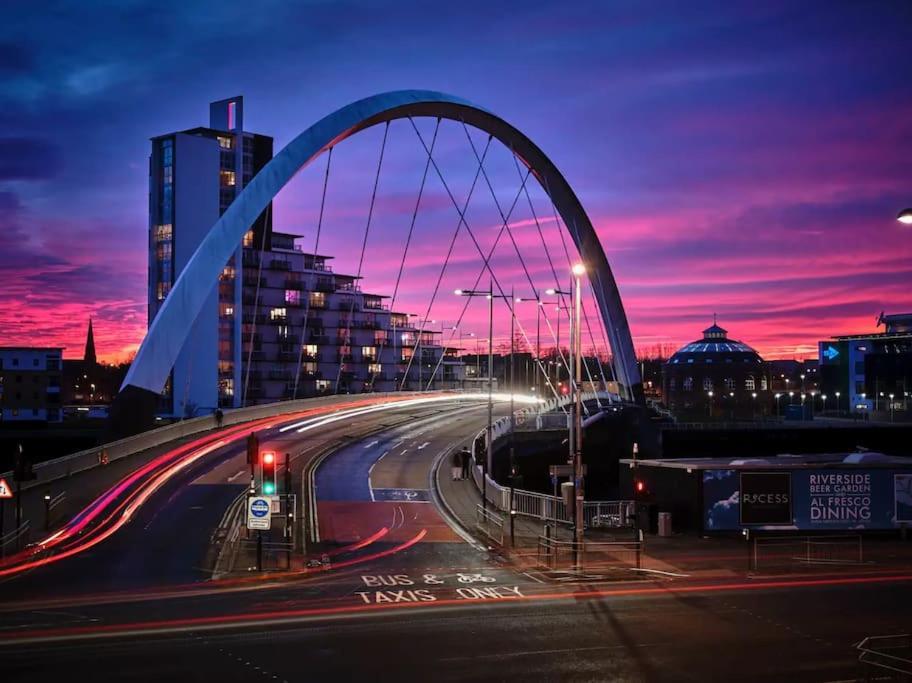 Apartamento Luxurious Penthouse With Bar At Glasgow Hydro & Secc Exterior foto